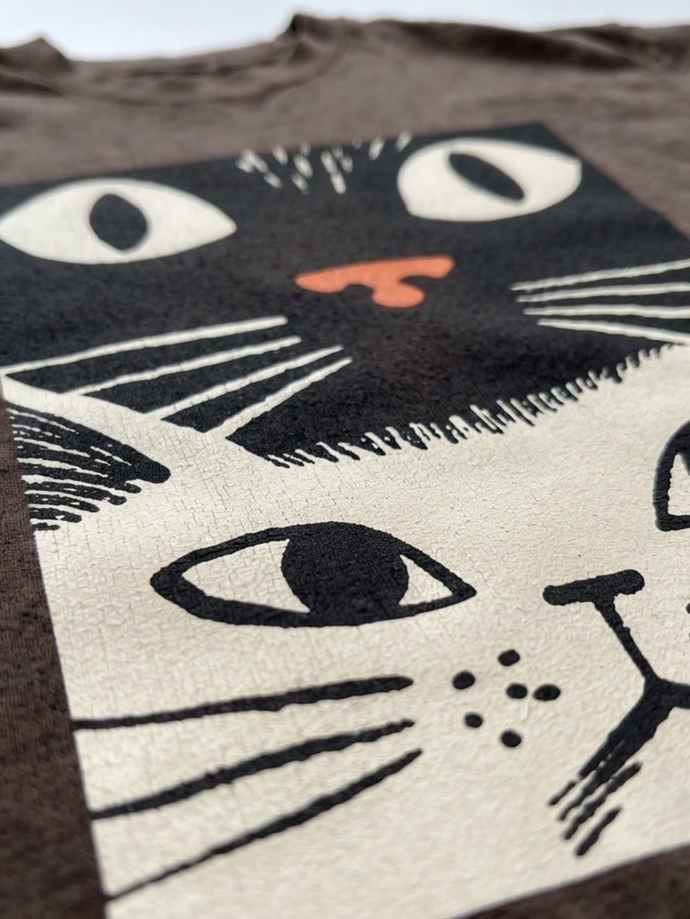 Gildan Brown Cat Graphic Short Sleeve Tee - Picture 2 of 2